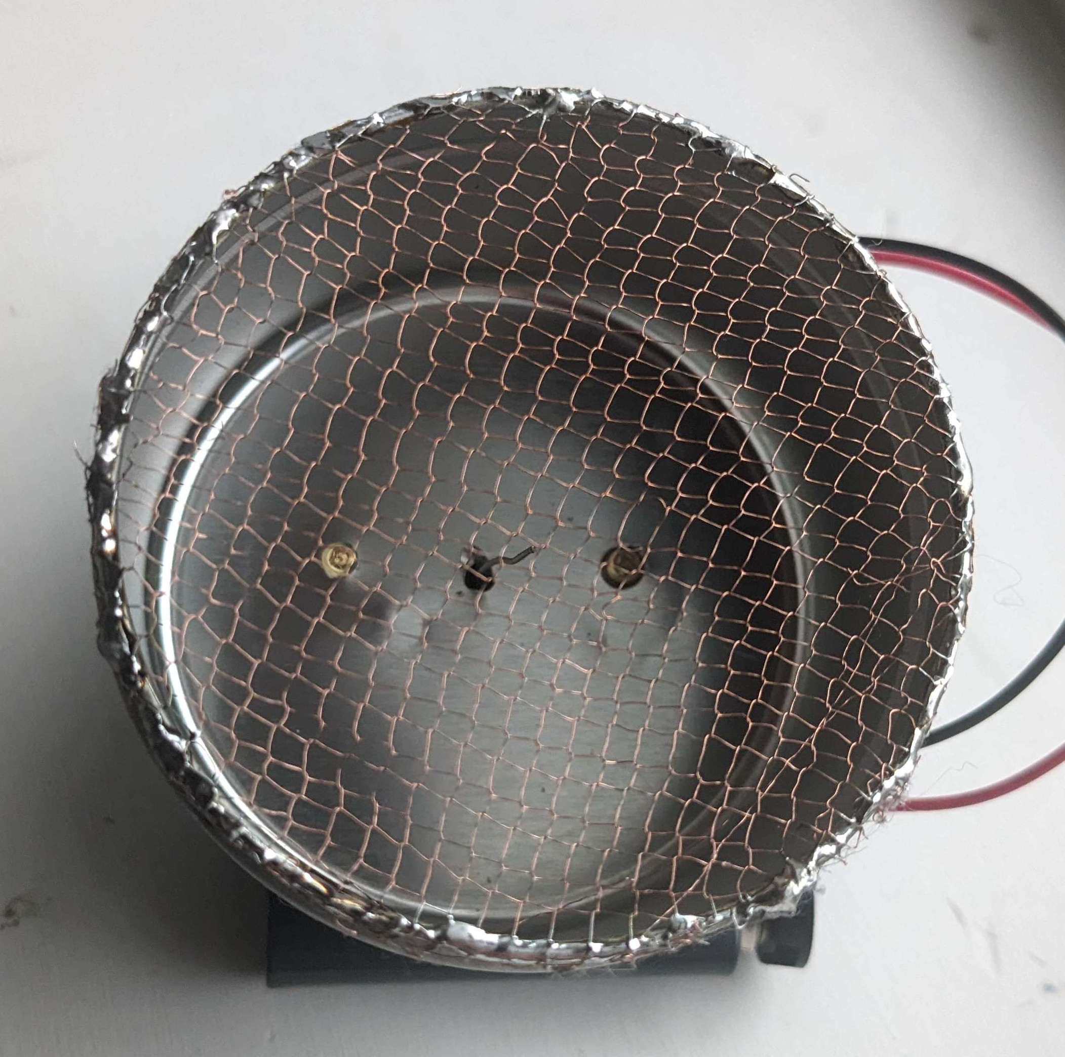 A improvised ion chamber from a metal can